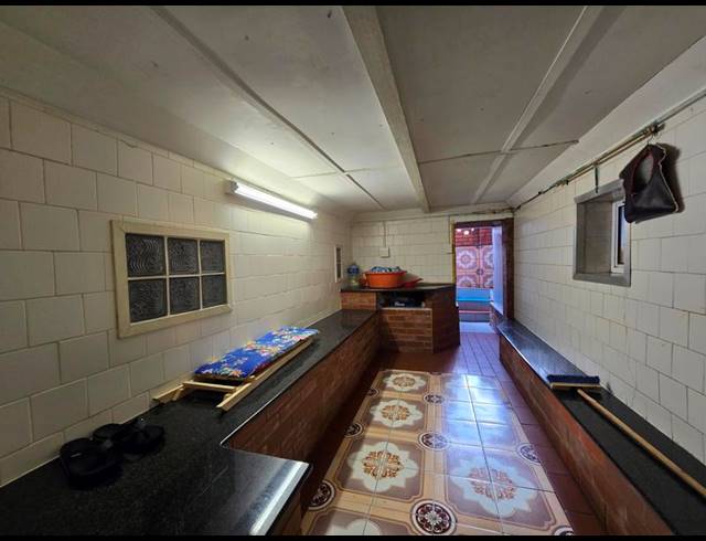 10 BEDROOM APARTMENT FOR SALE IN UMBILO